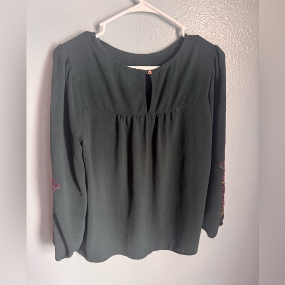 Fig and Flower Dark Green Blouse with Embroidered Sleeves Small